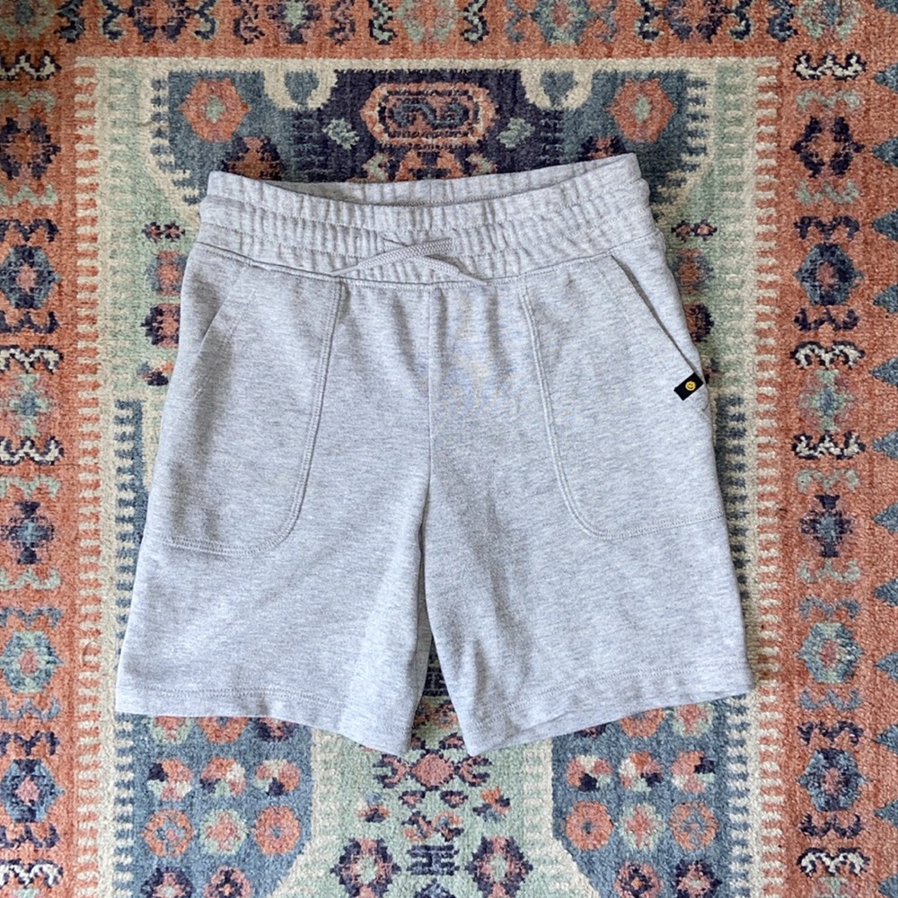 Wonder Nation grey boys shorts pull on elastic waist pockets athleisure cotton M
